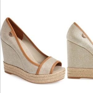 Tory Burch Beige Majorca Wedges sz 8.5